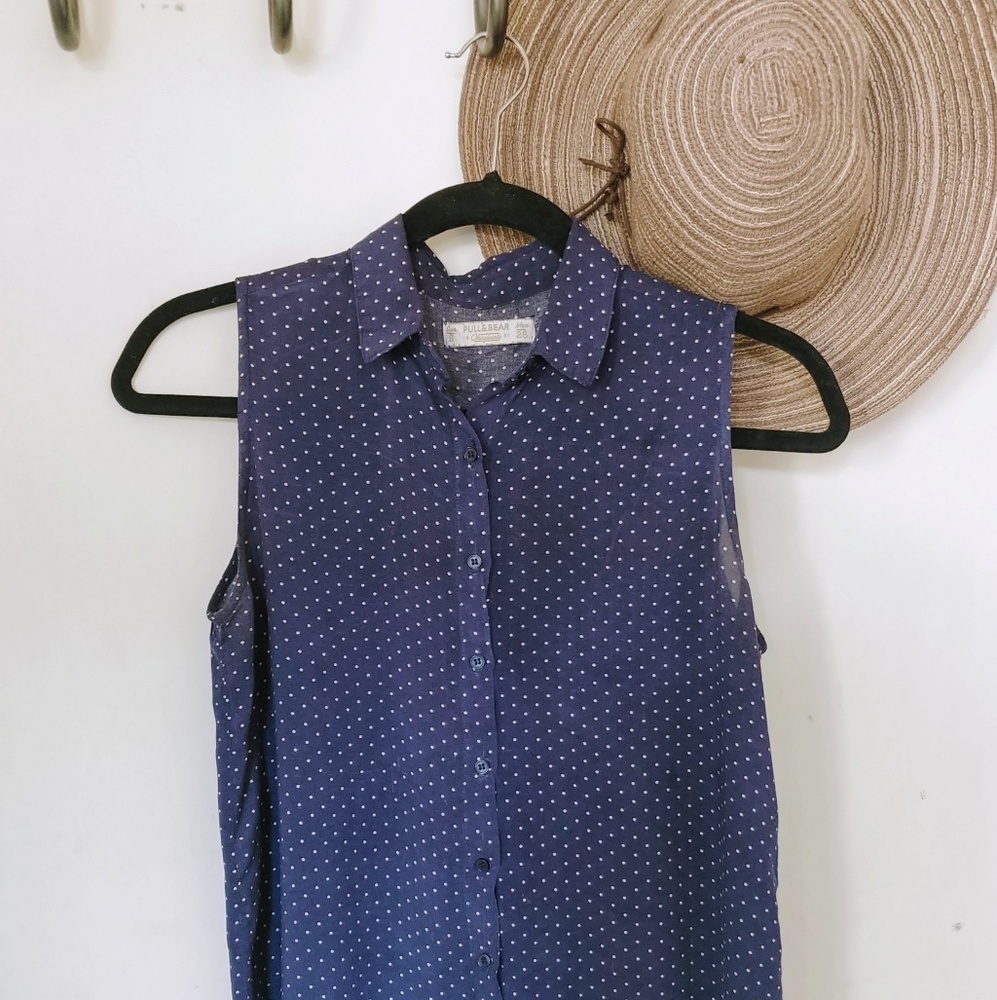 [Pull & Bear] Blue sleeveless button blouse
